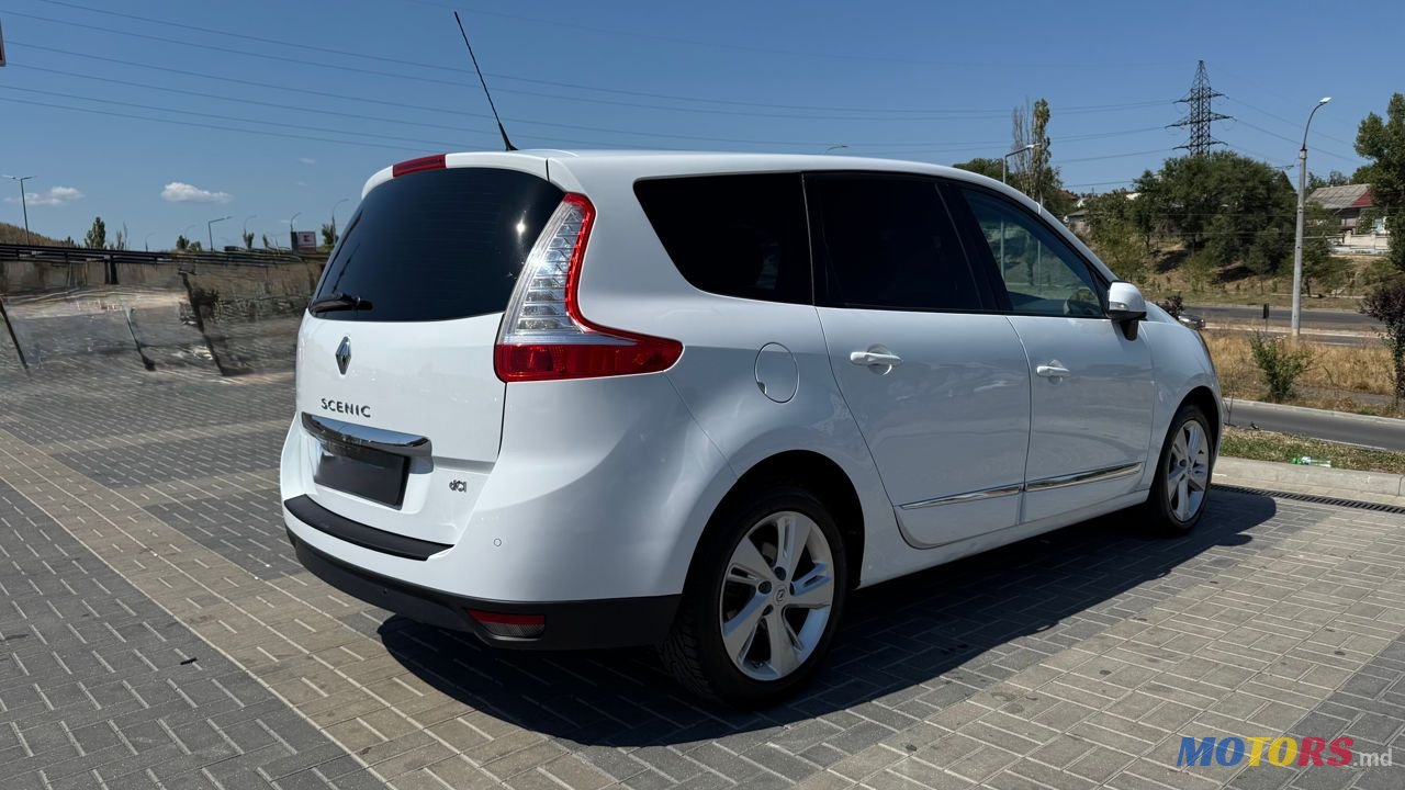 2012' Renault Grand Scenic photo #2