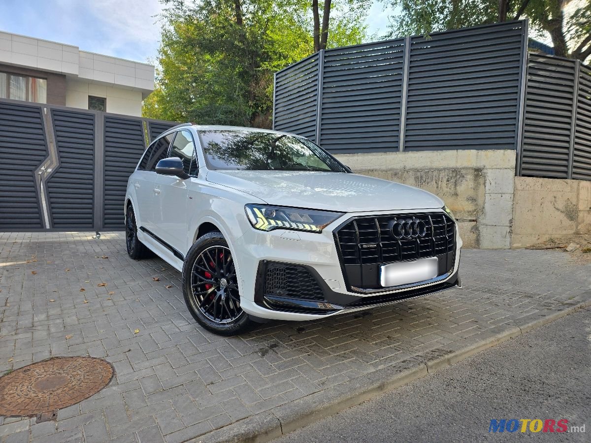 2021' Audi Q7 E-Tron photo #2