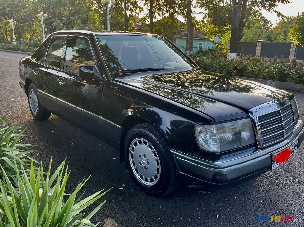 1993' Mercedes-Benz W124 photo #1