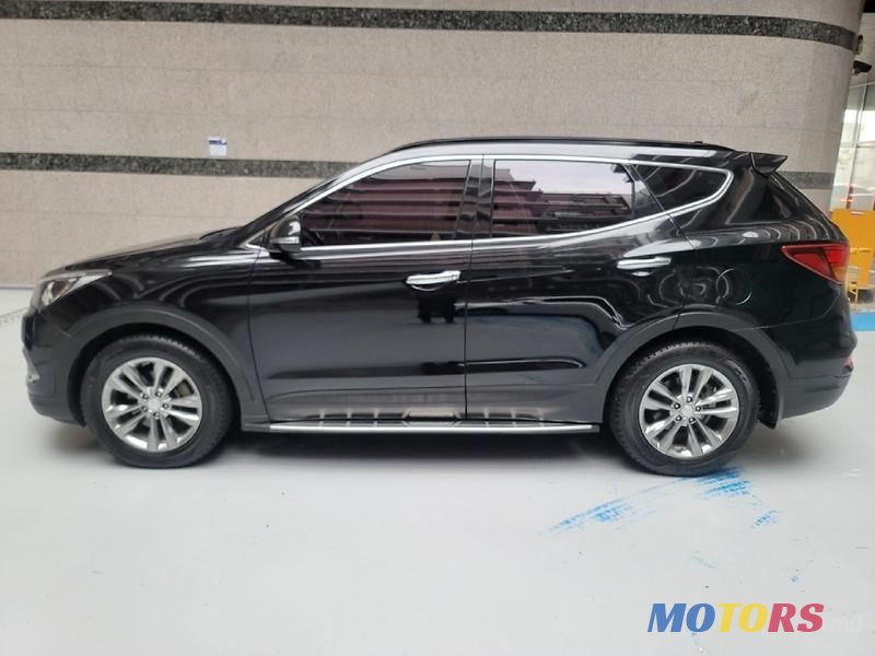 2015' Hyundai Santa Fe photo #3