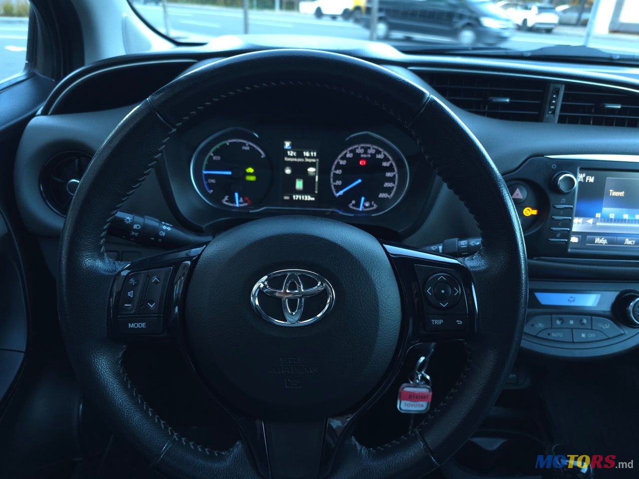 2017' Toyota Yaris photo #6