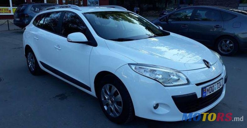 2011' Renault Megane photo #1