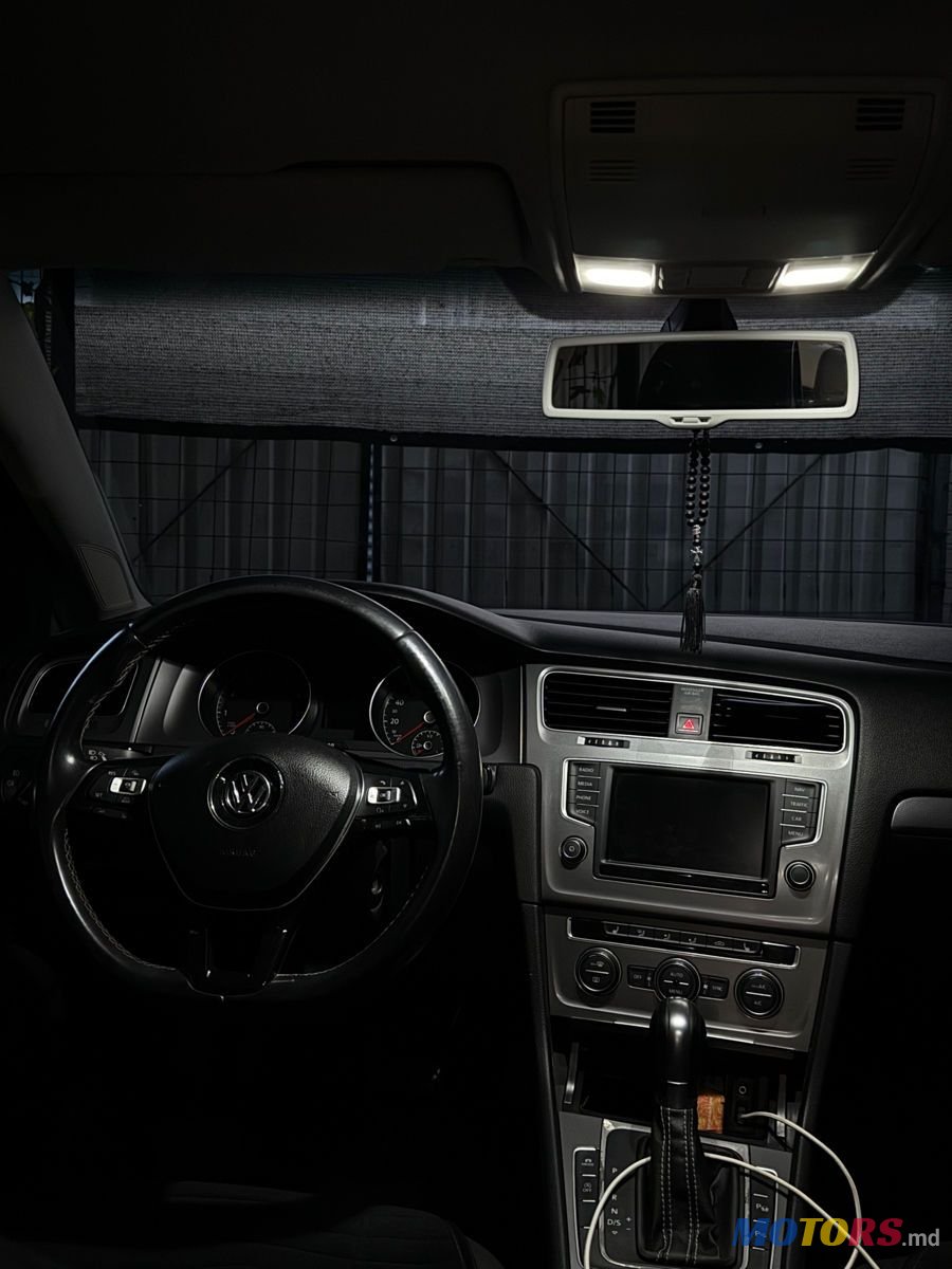2016' Volkswagen Golf photo #5