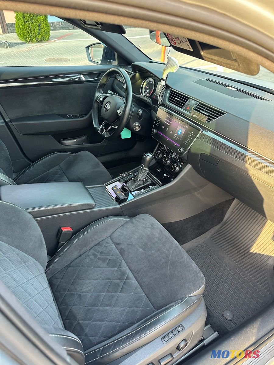 2018' Skoda Superb photo #5