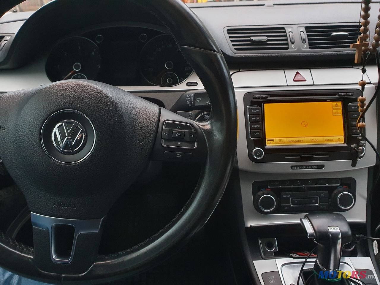 2010' Volkswagen Passat photo #5