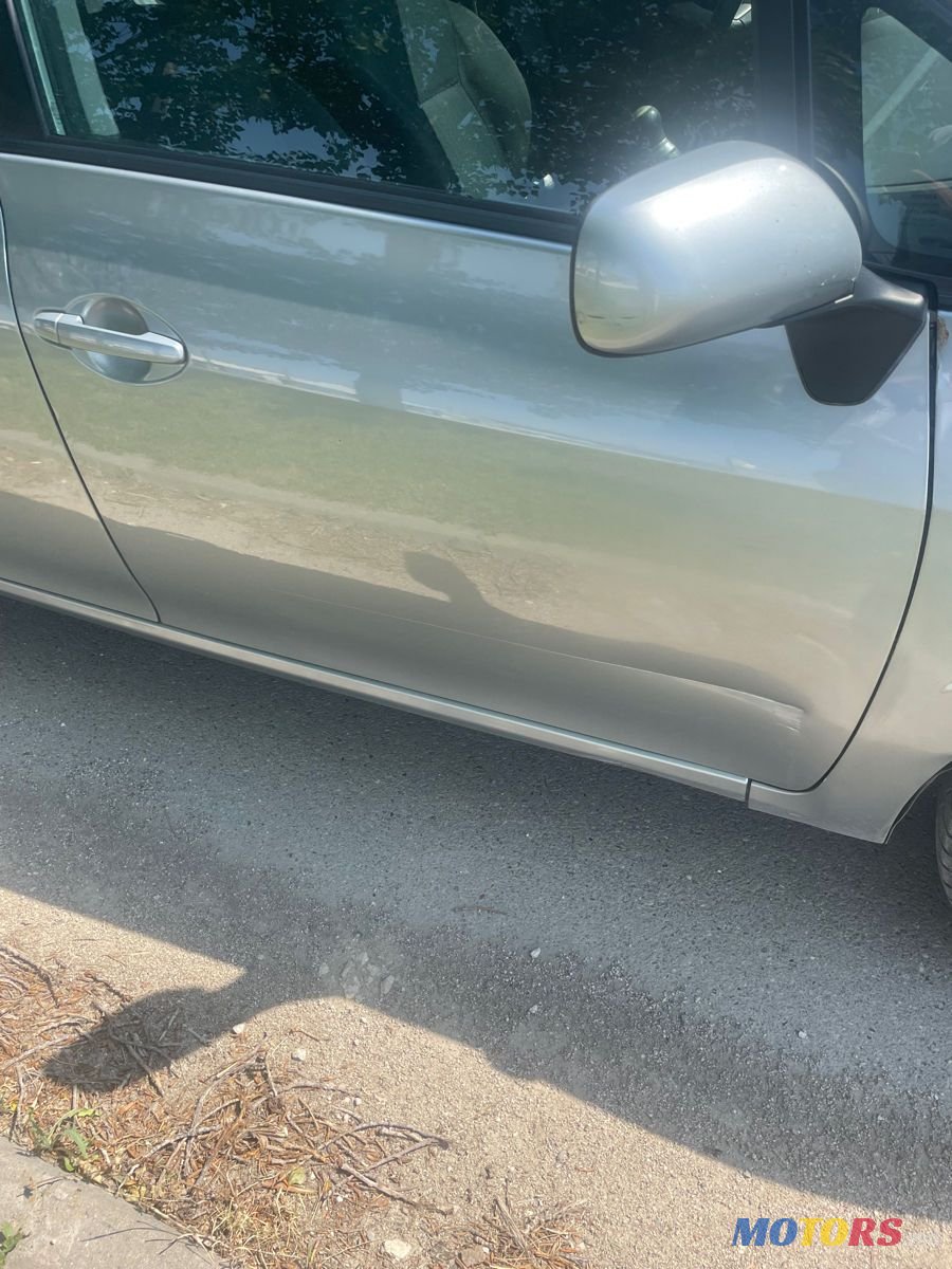 2008' Toyota Auris photo #5