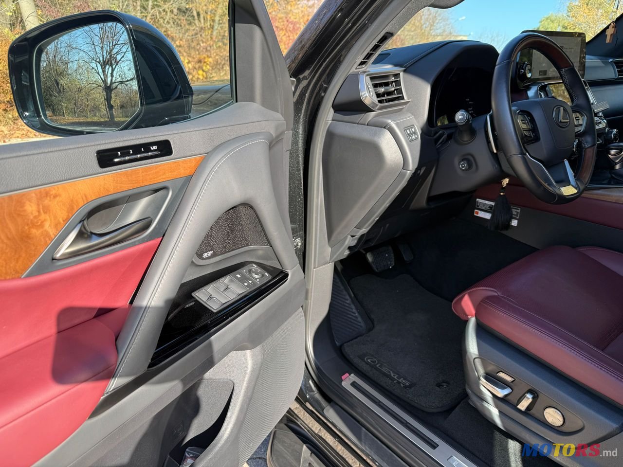 2024' Lexus Lx Series photo #6