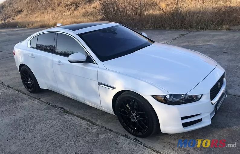 2017' Jaguar Xe photo #4