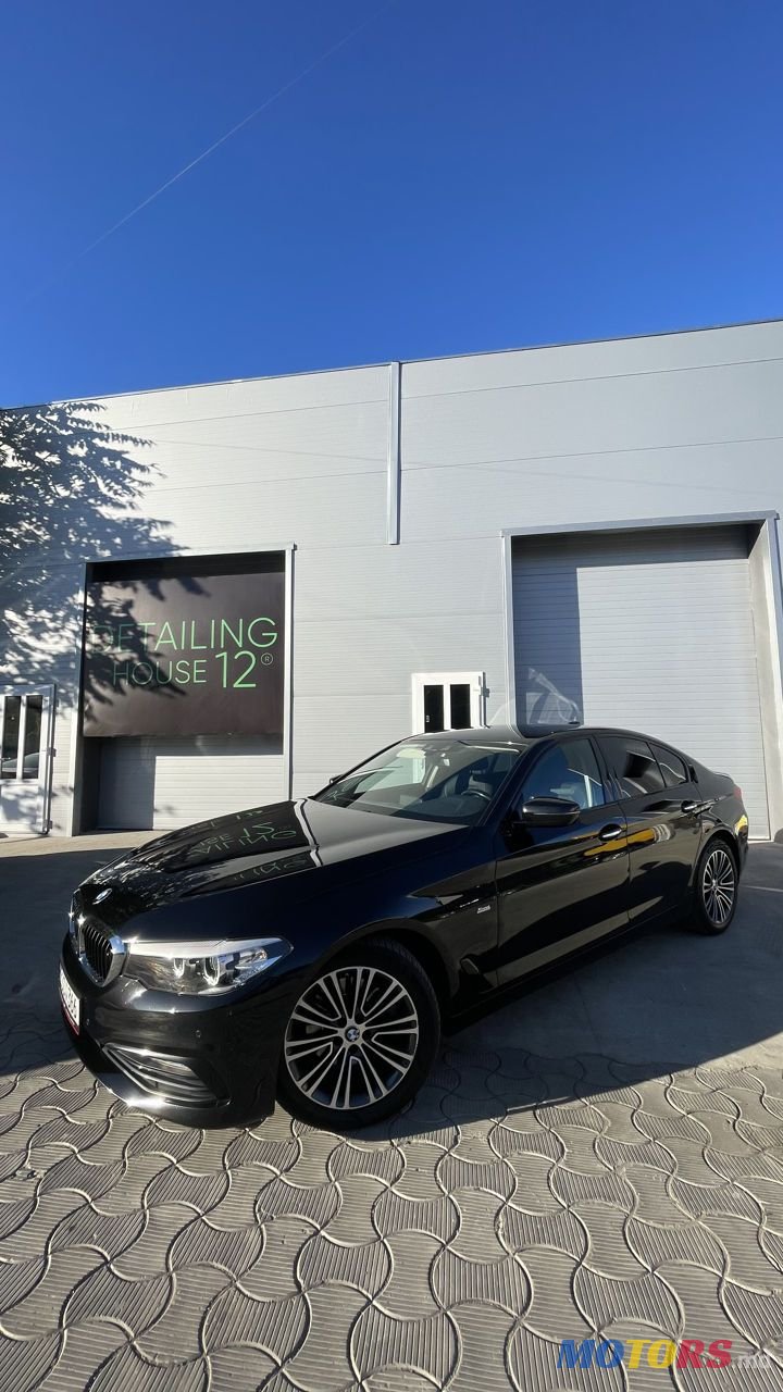 2017' BMW 5 Series photo #2