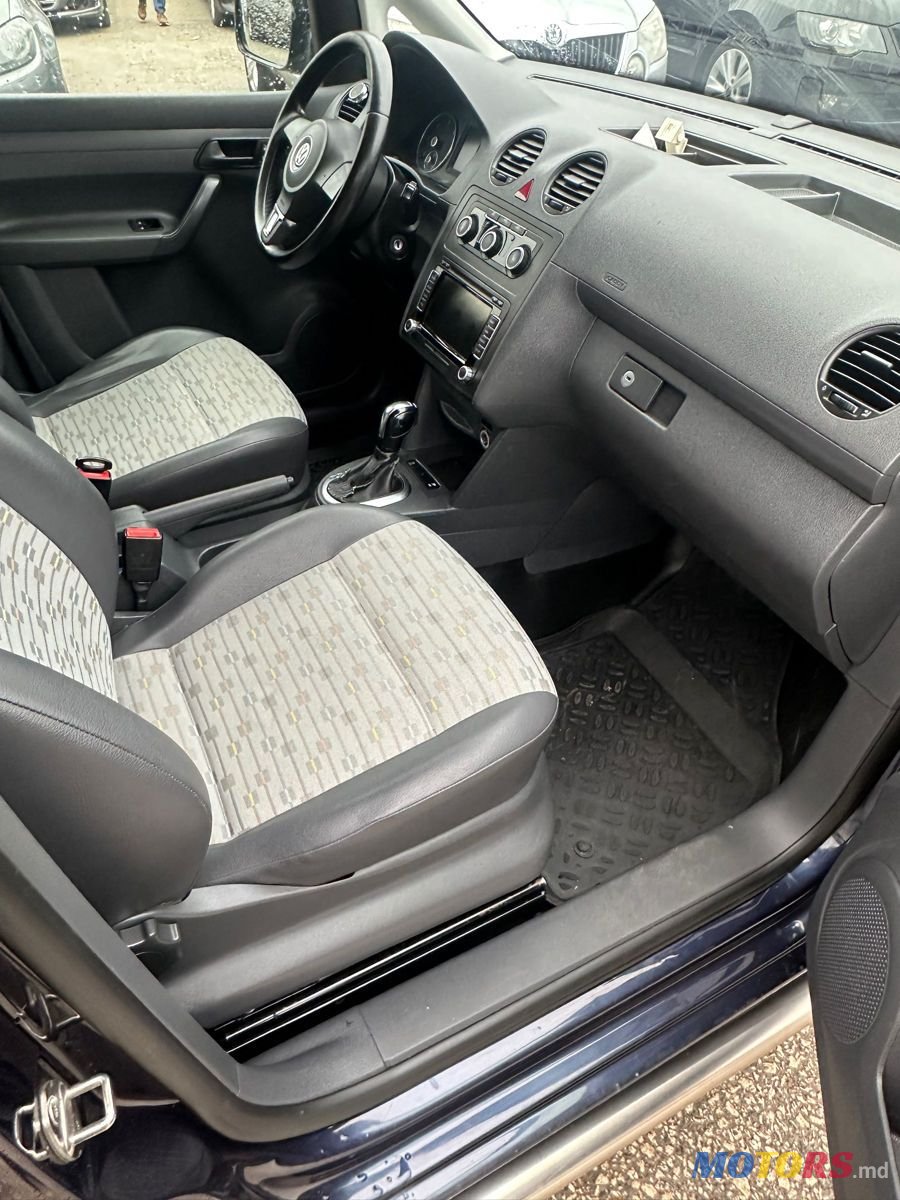 2015' Volkswagen Caddy photo #6