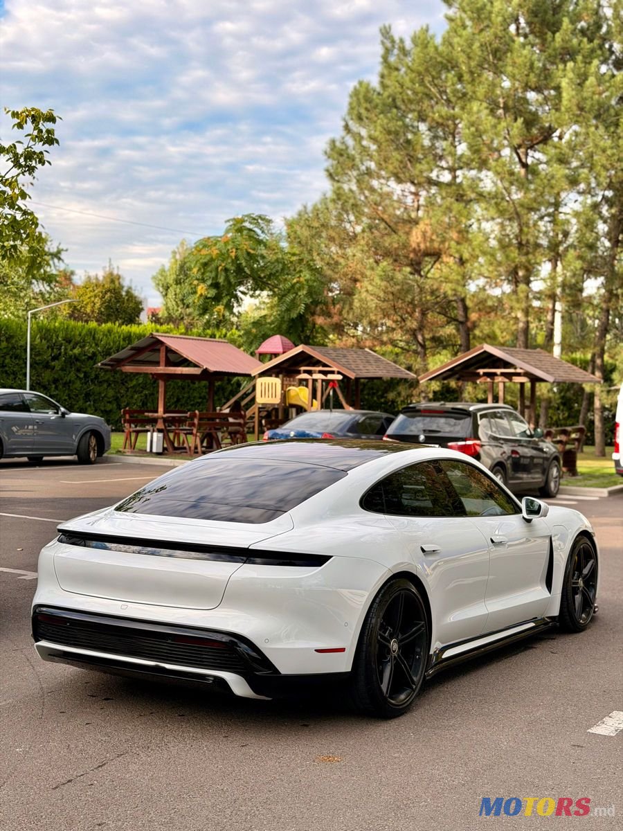 2020' Porsche Taycan photo #6