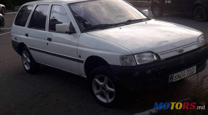 1992' Ford Escort photo #3