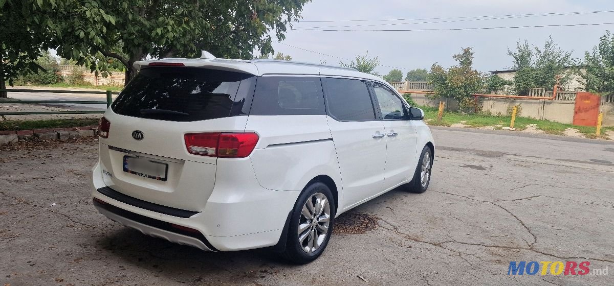 2017' Kia Carnival photo #4