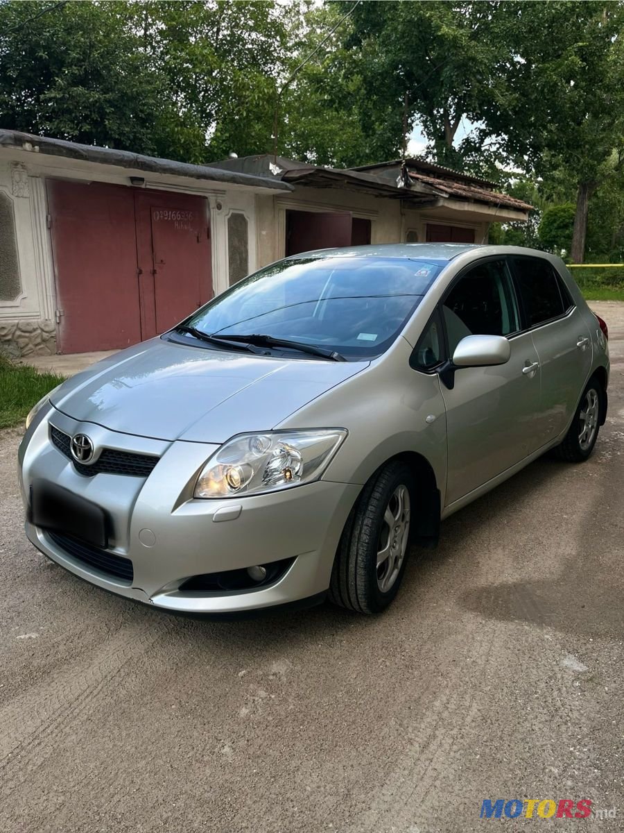 2008' Toyota Auris photo #2