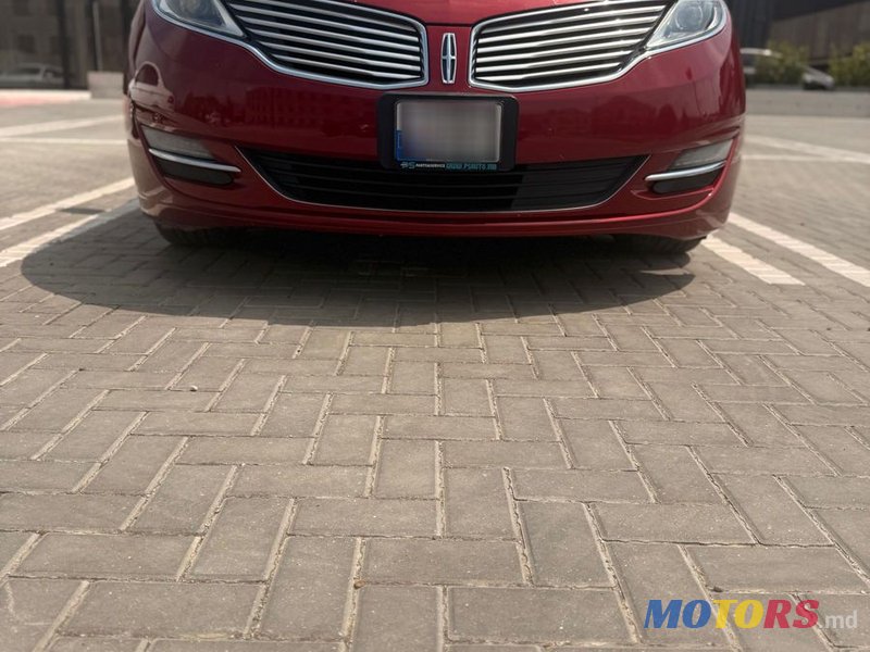 2013' Lincoln MKZ photo #2