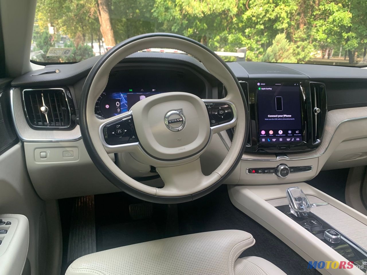 2022' Volvo XC60 photo #6