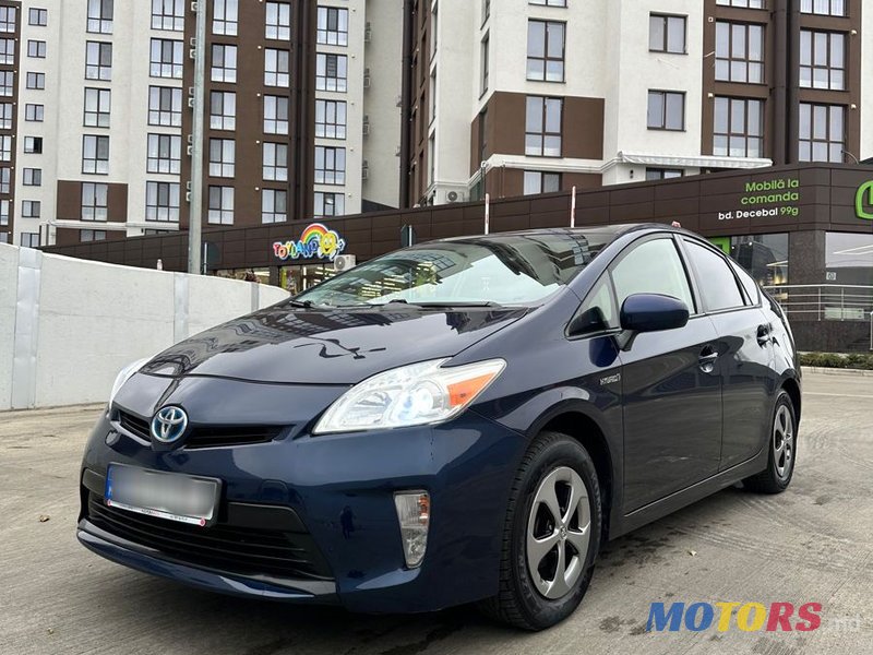 2012' Toyota Prius photo #2