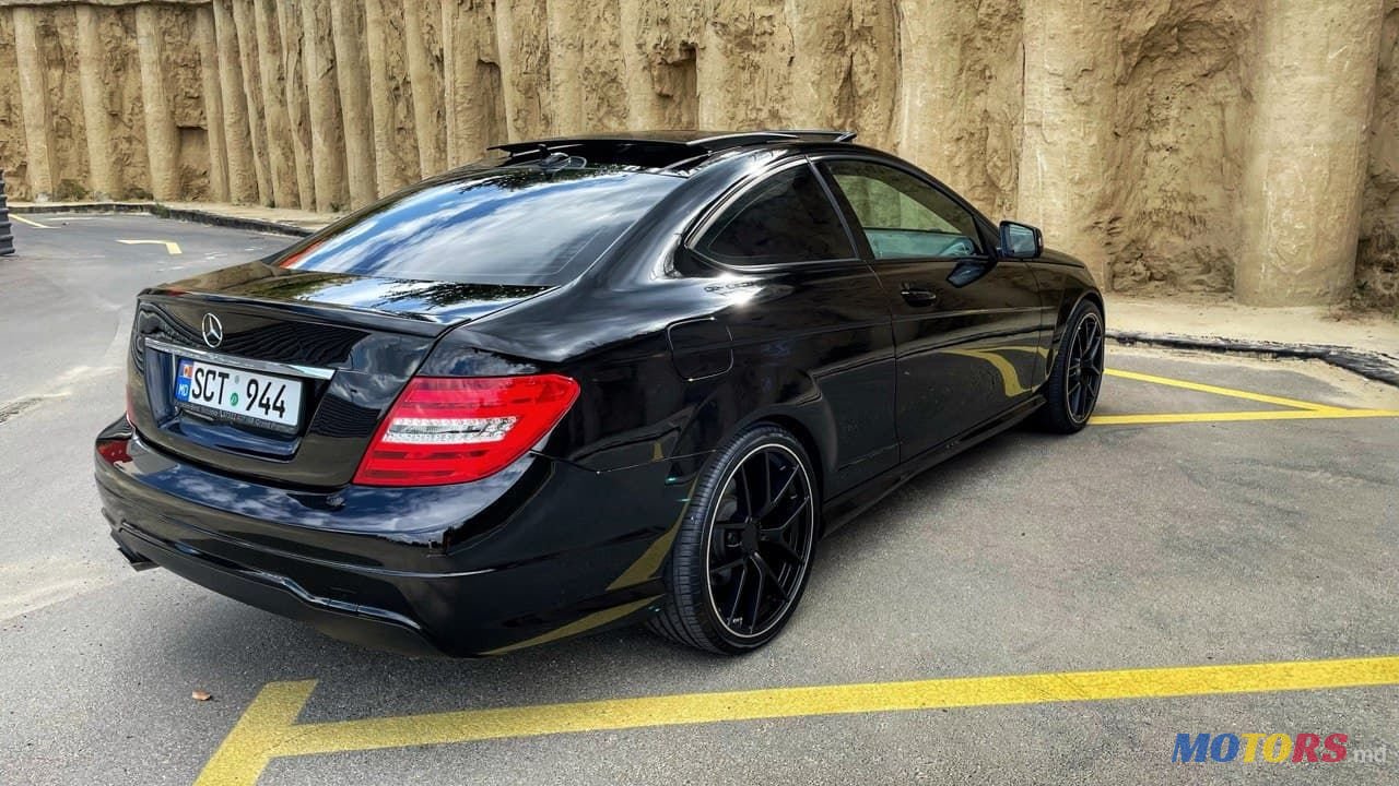 2014' Mercedes-Benz C-Class Coupe photo #2