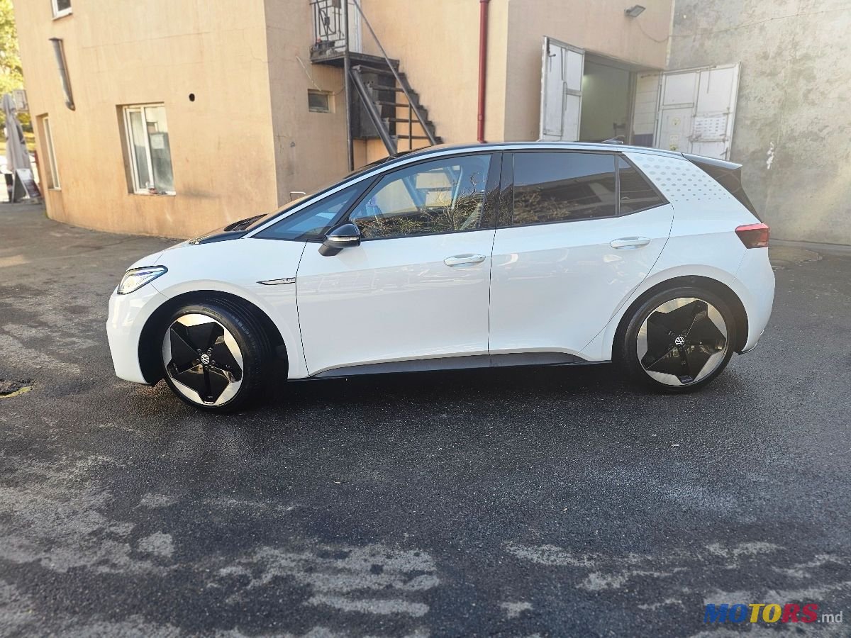 2022' Volkswagen ID.3 photo #2