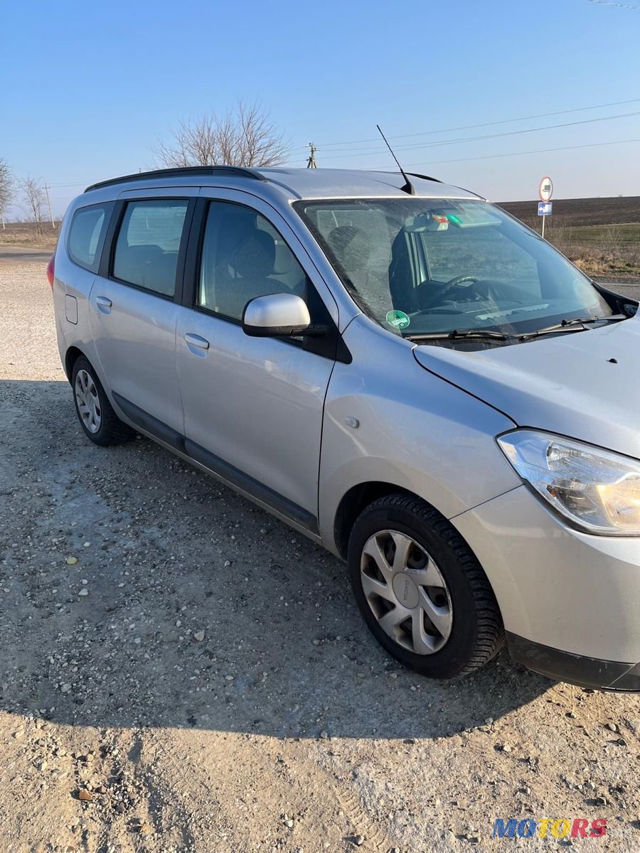 2016' Dacia Lodgy photo #2