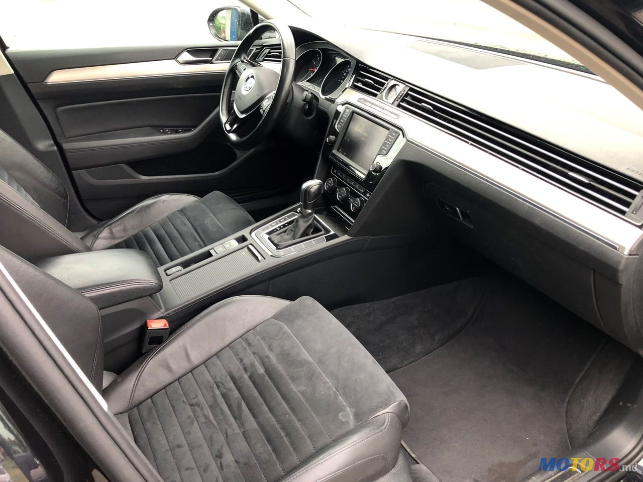 2015' Volkswagen Passat photo #4