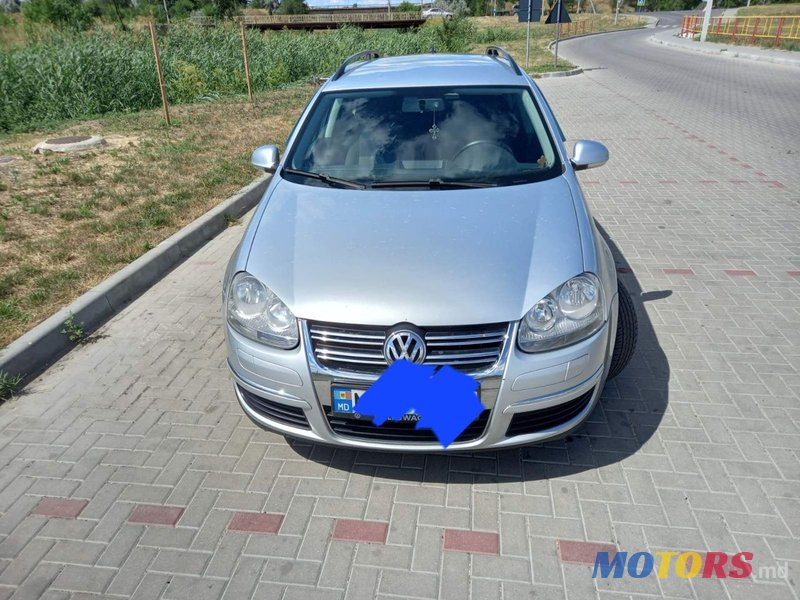 2008' Volkswagen Golf photo #6