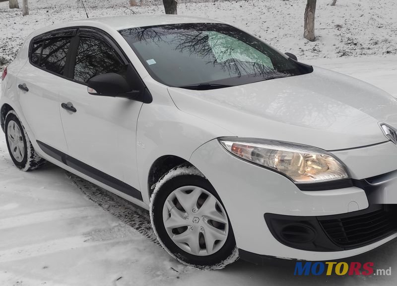 2012' Renault Megane photo #1