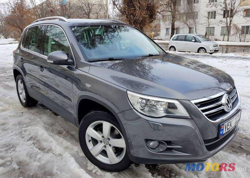 2010' Volkswagen Tiguan photo #1