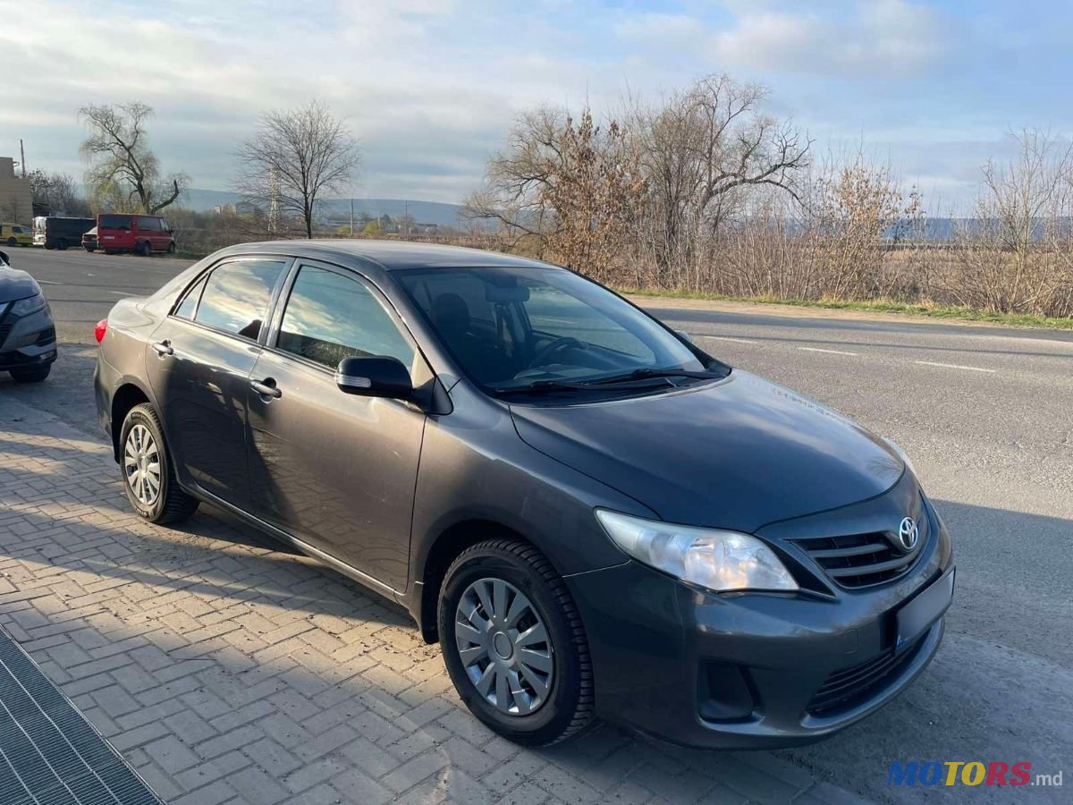 2011' Toyota Corolla photo #2