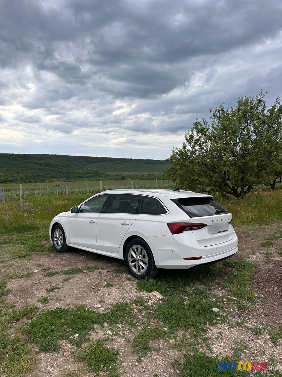 2021' Skoda Octavia photo #2