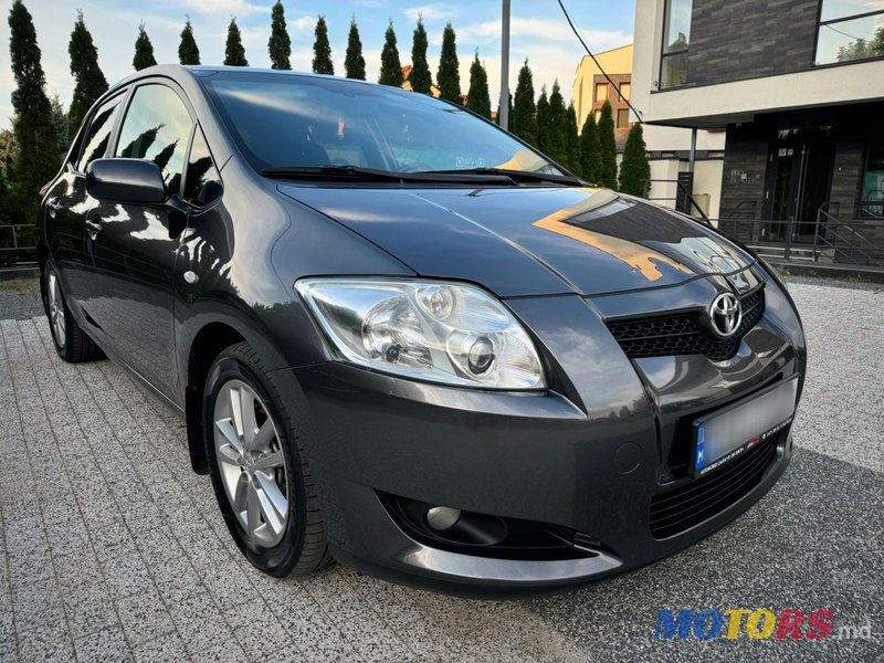 2008' Toyota Auris photo #1