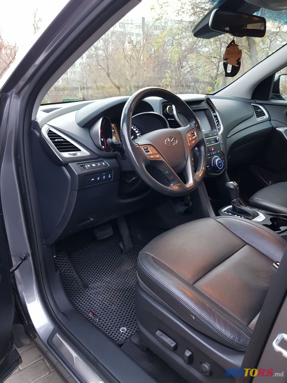 2016' Hyundai Santa Fe photo #5