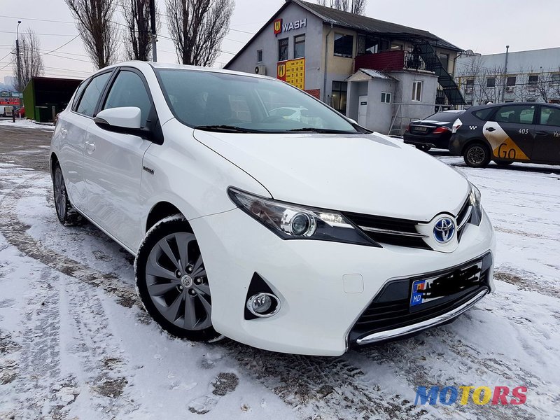 2013' Toyota Auris photo #1