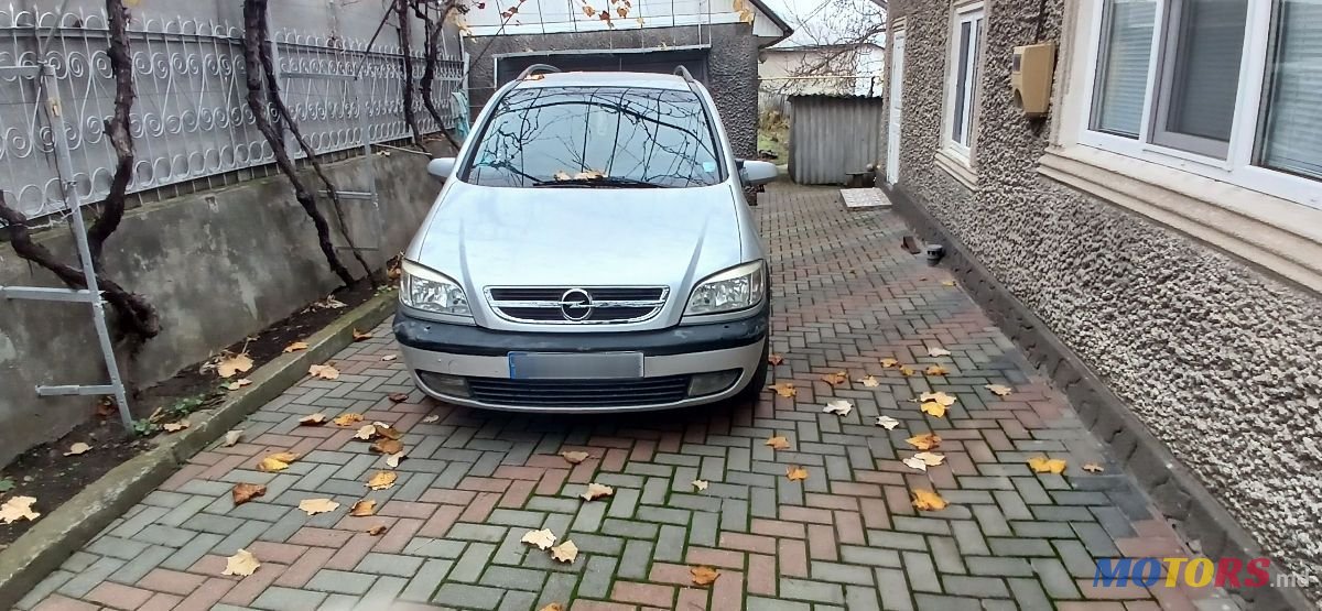 2004' Opel Zafira photo #1
