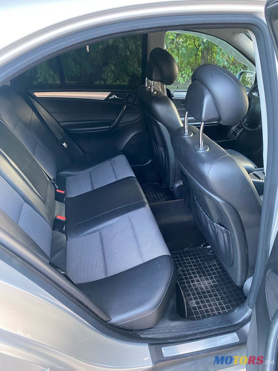 2004' Mercedes-Benz C Класс photo #5