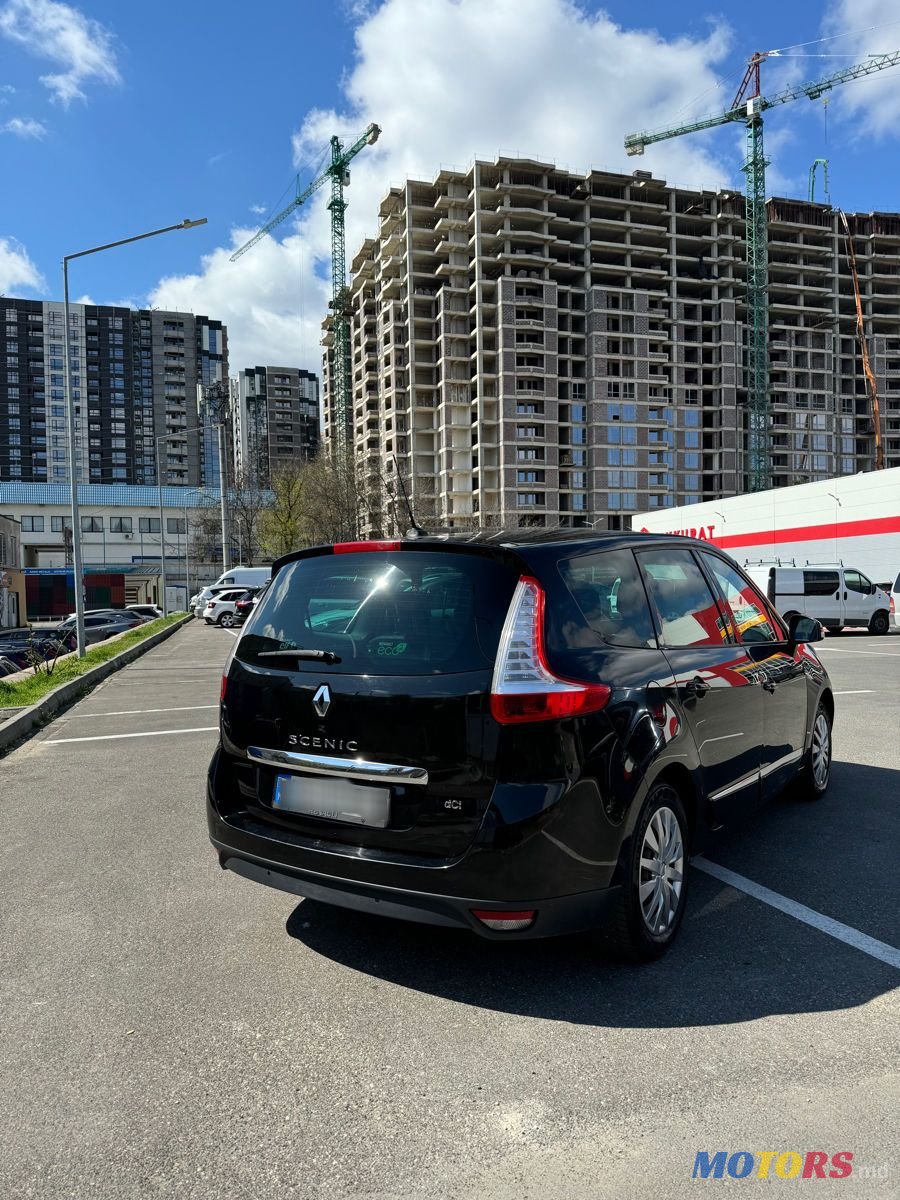 2012' Renault Grand Scenic photo #3