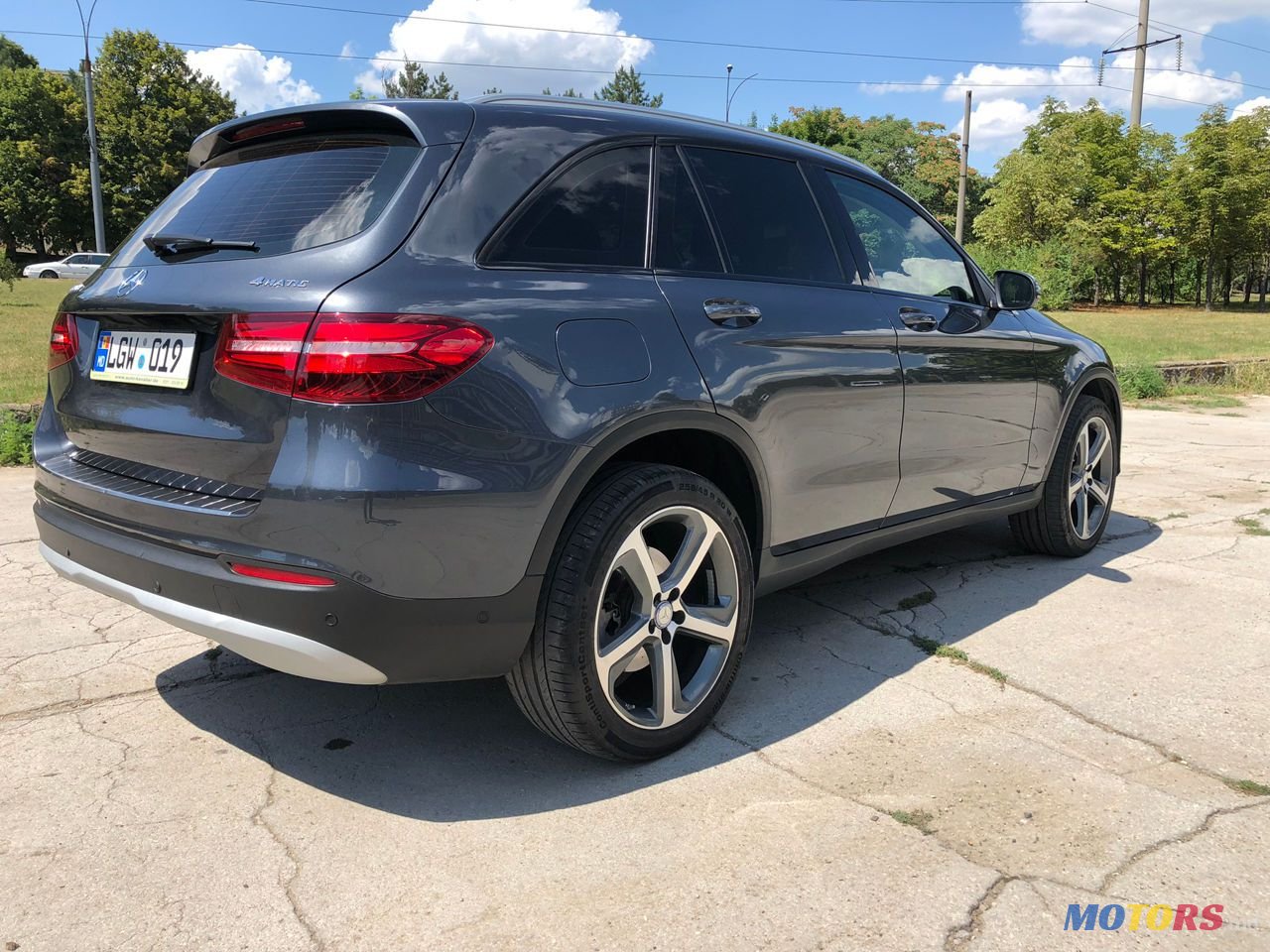 2016' Mercedes-Benz Glc photo #2
