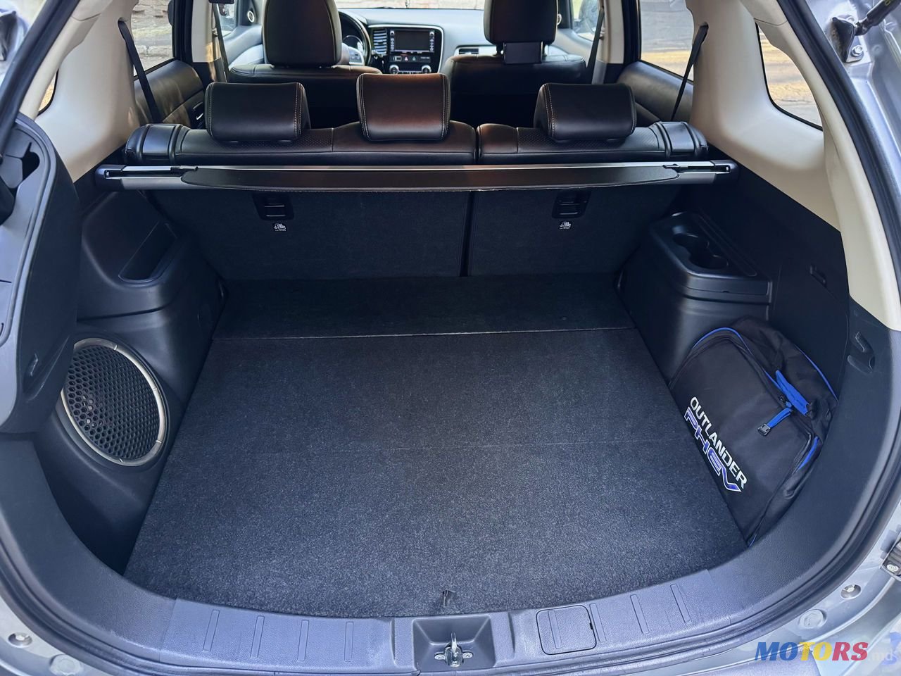 2015' Mitsubishi Outlander photo #6