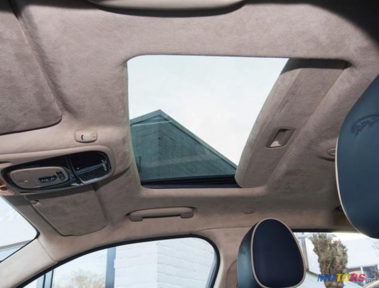 2009' Jaguar XJ photo #5