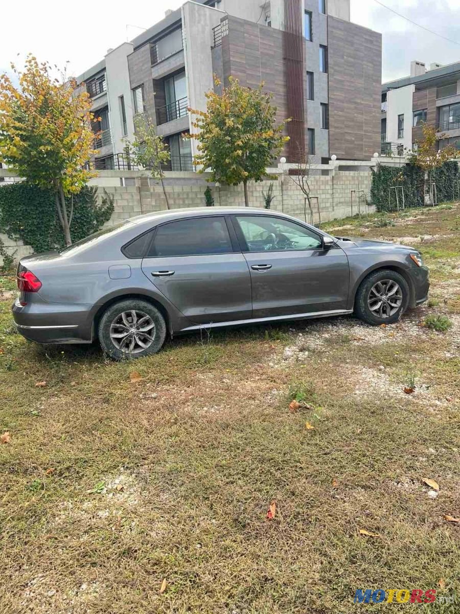 2018' Volkswagen Passat photo #1