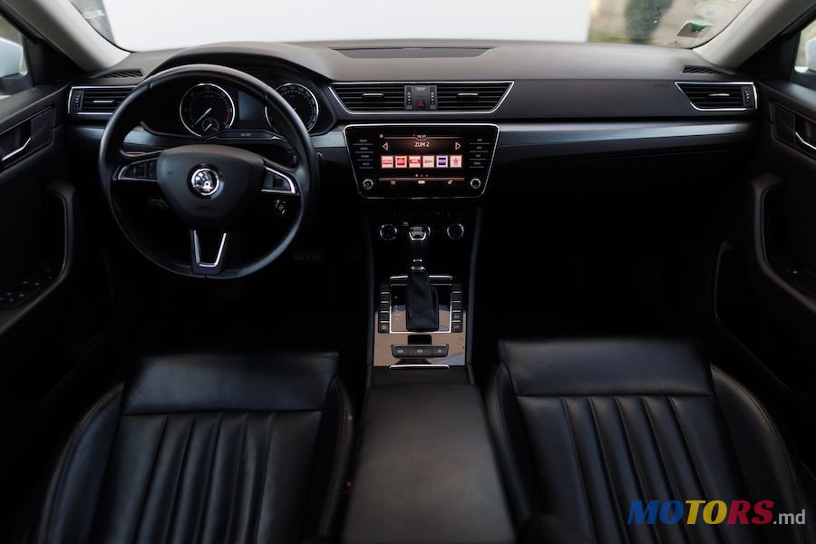 2019' Skoda Superb photo #6