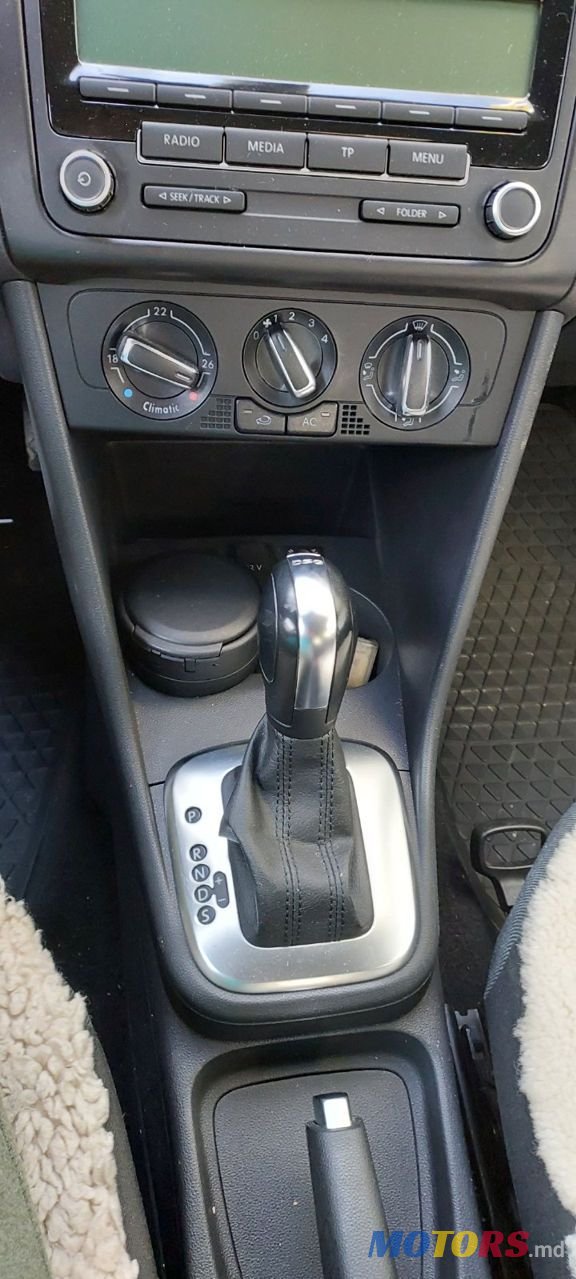 2011' Volkswagen Polo photo #2