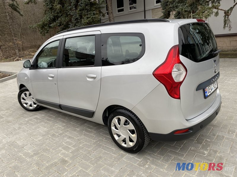 2014' Dacia Lodgy photo #3