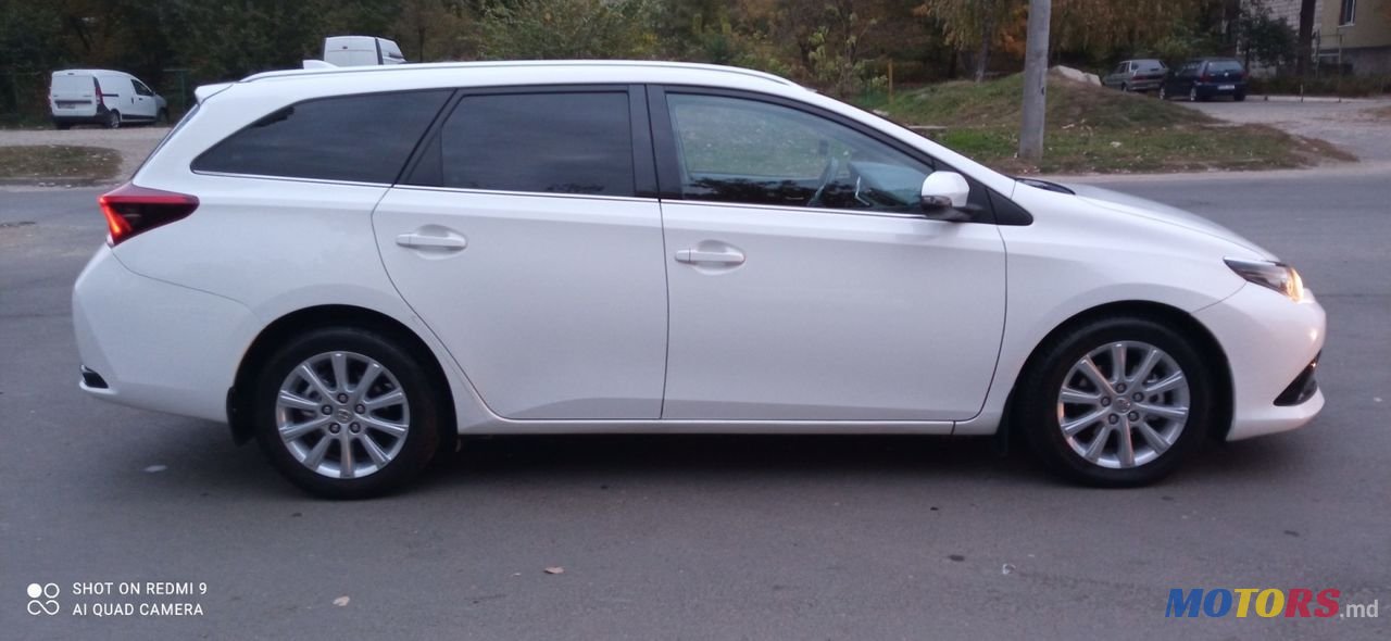 2016' Toyota Auris photo #2