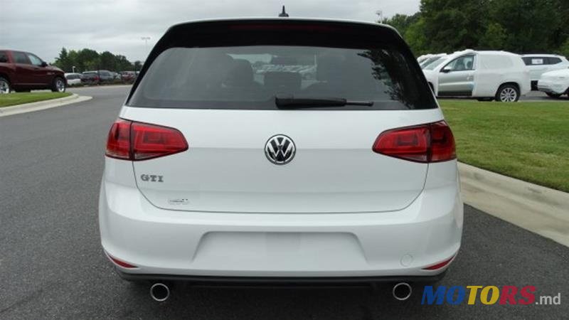 2017' Volkswagen Golf GTI photo #6