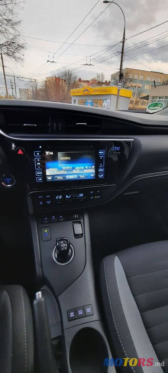 2016' Toyota Auris photo #6