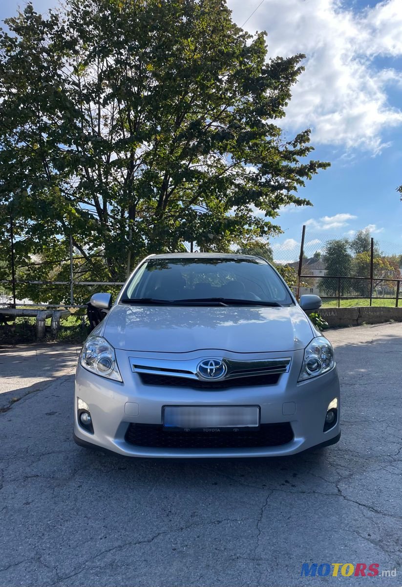 2011' Toyota Auris photo #1