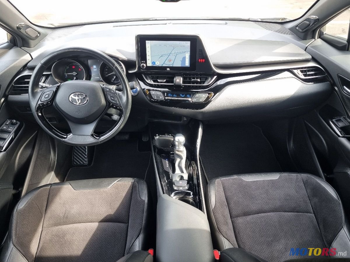 2022' Toyota C-HR photo #6