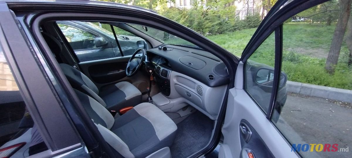 2003' Renault Scenic photo #5