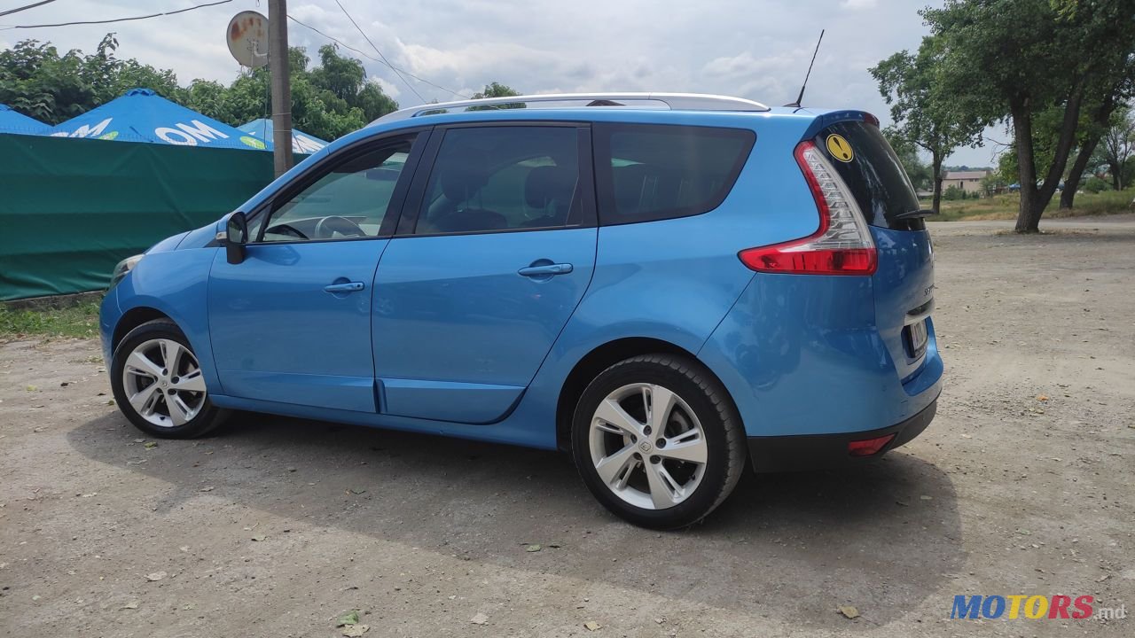 2014' Renault Grand Scenic photo #4
